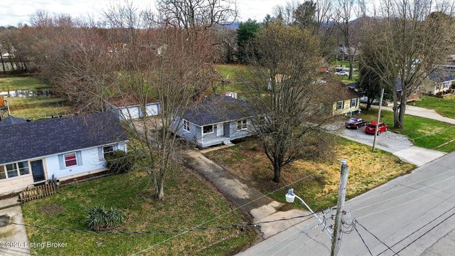 10413 Grafton Hall Rd, Louisville, KY 40272