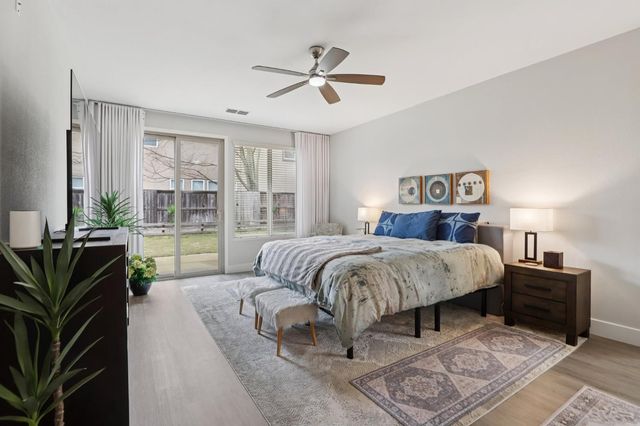 1040 Waterford Dr, West Sacramento, CA 95605