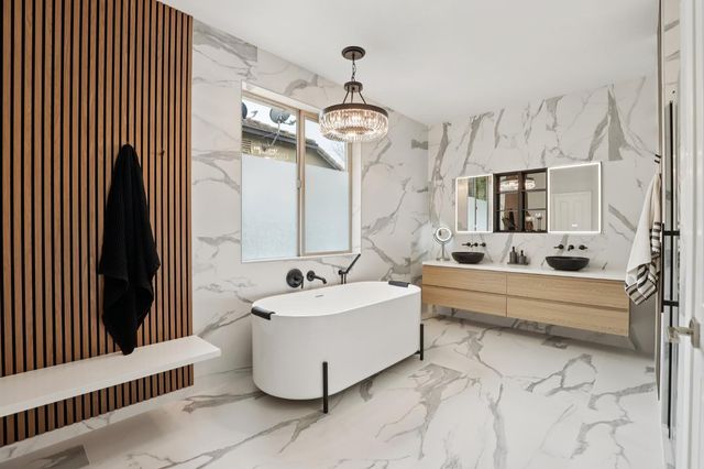 1040 Waterford Dr, West Sacramento, CA 95605