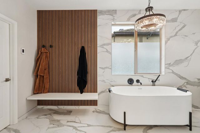 1040 Waterford Dr, West Sacramento, CA 95605