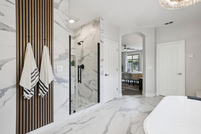 1040 Waterford Dr, West Sacramento, CA 95605