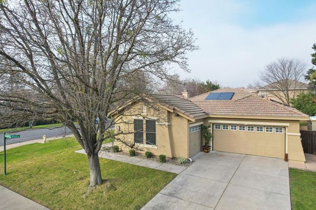 1040 Waterford Dr, West Sacramento, CA 95605