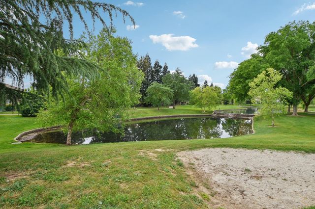 1040 Waterford Dr, West Sacramento, CA 95605