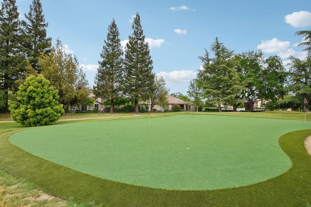 1040 Waterford Dr, West Sacramento, CA 95605