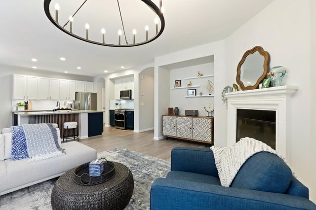 1040 Waterford Dr, West Sacramento, CA 95605