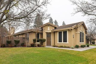 1040 Waterford Dr, West Sacramento, CA 95605