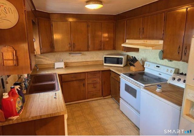 90 Falls Bashan Road, East Haddam, CT 06469