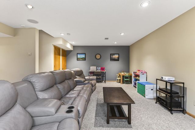 12748 Walter Drive, Rogers, MN 55374