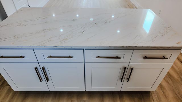 819 North Loop, Houston, TX 77022