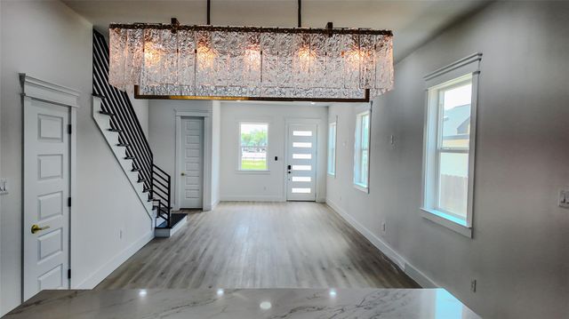 819 North Loop, Houston, TX 77022