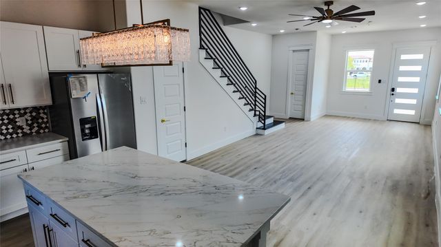 819 North Loop, Houston, TX 77022