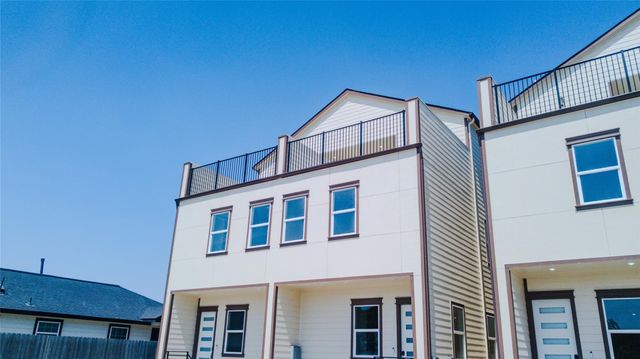 819 North Loop, Houston, TX 77022