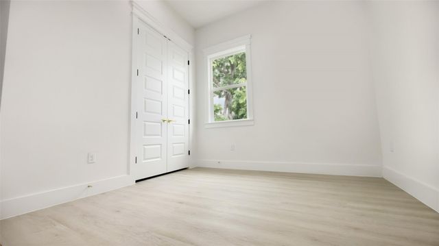 819 North Loop, Houston, TX 77022