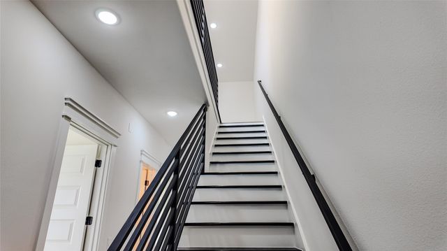 819 North Loop, Houston, TX 77022