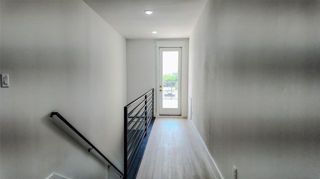 819 North Loop, Houston, TX 77022