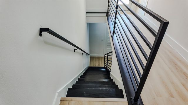 819 North Loop, Houston, TX 77022