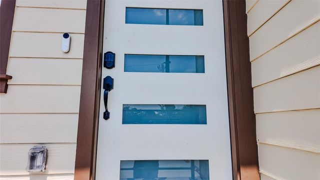 819 North Loop, Houston, TX 77022