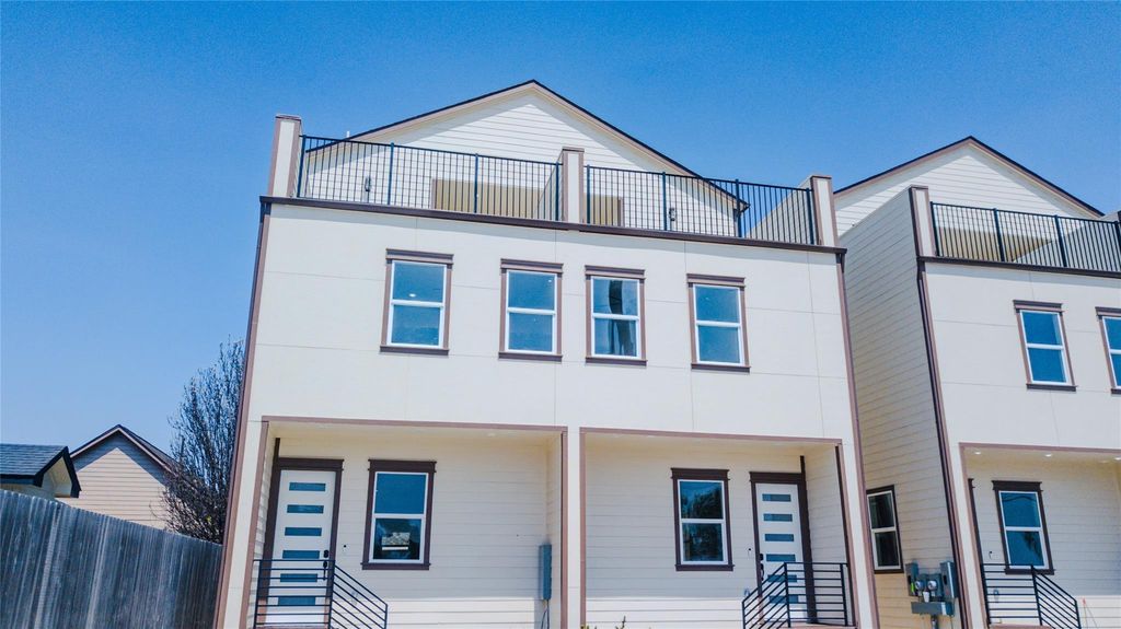 819 North Loop, Houston, TX 77022
