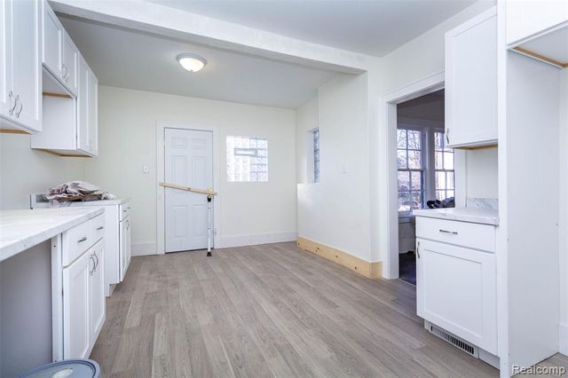 2261 Lawrence Street, Detroit, MI 48206