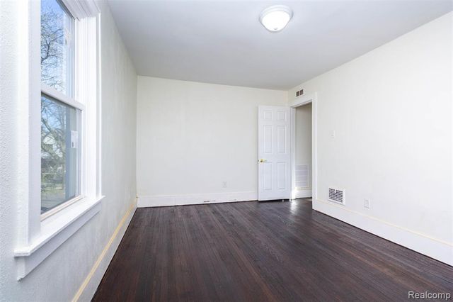 2261 Lawrence Street, Detroit, MI 48206