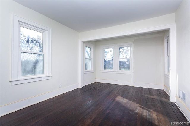 2261 Lawrence Street, Detroit, MI 48206