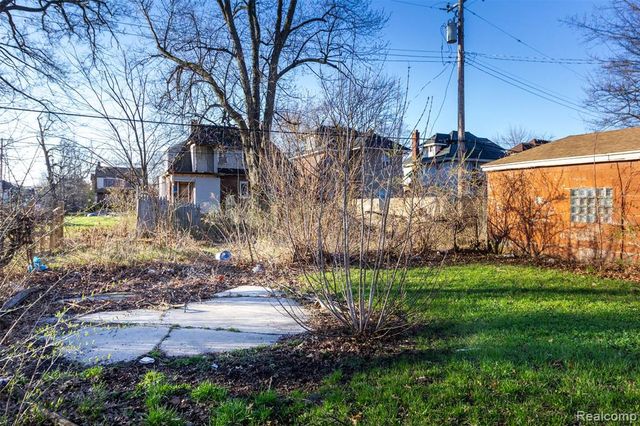 2261 Lawrence Street, Detroit, MI 48206