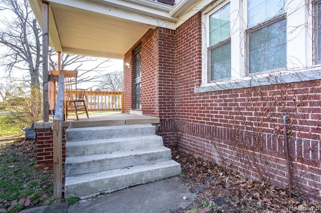 2261 Lawrence Street, Detroit, MI 48206