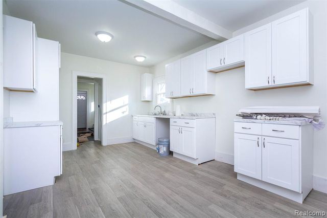 2261 Lawrence Street, Detroit, MI 48206