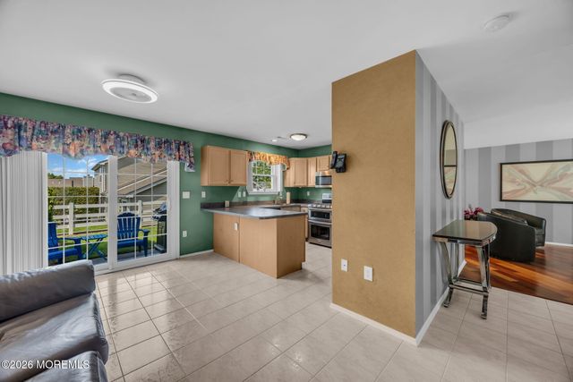 4 Aspen Lane, Freehold, NJ 07728