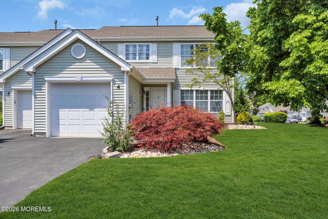 4 Aspen Lane, Freehold, NJ 07728