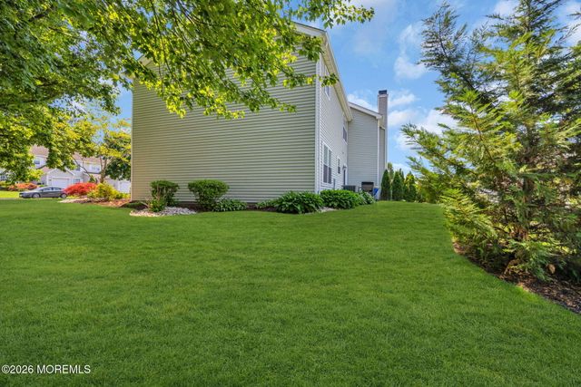 4 Aspen Lane, Freehold, NJ 07728