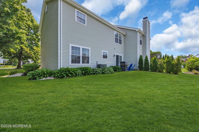 4 Aspen Lane, Freehold, NJ 07728