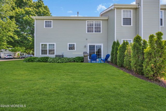 4 Aspen Lane, Freehold, NJ 07728