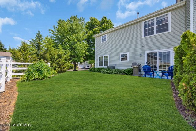 4 Aspen Lane, Freehold, NJ 07728