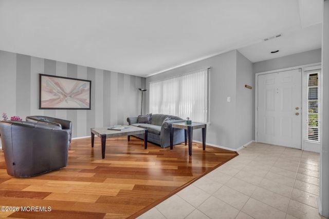 4 Aspen Lane, Freehold, NJ 07728