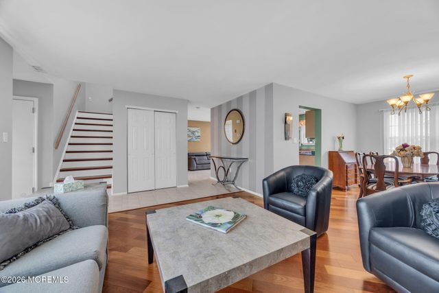 4 Aspen Lane, Freehold, NJ 07728