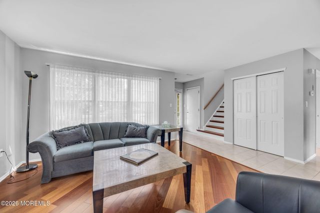 4 Aspen Lane, Freehold, NJ 07728
