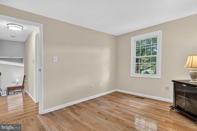 22621 GRIFFITH DR, Gaithersburg, MD 20882