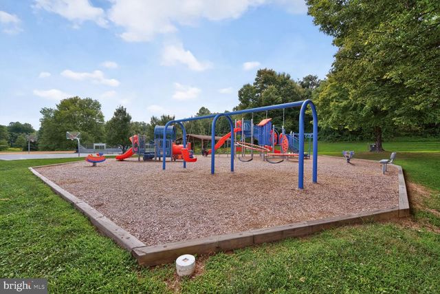 22621 GRIFFITH DR, Gaithersburg, MD 20882