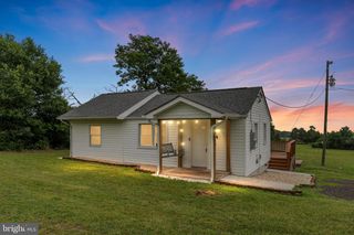 574 KERN SPRINGS RD, Woodstock, VA 22664