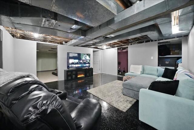 11 N 675 W, Valparaiso, IN 46385