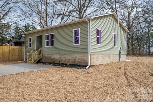 1010 E Catawba Street, Lincolnton, NC 28092