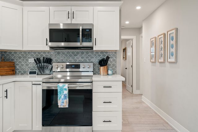 127 Seaside Avenue, Key Largo, FL 33037