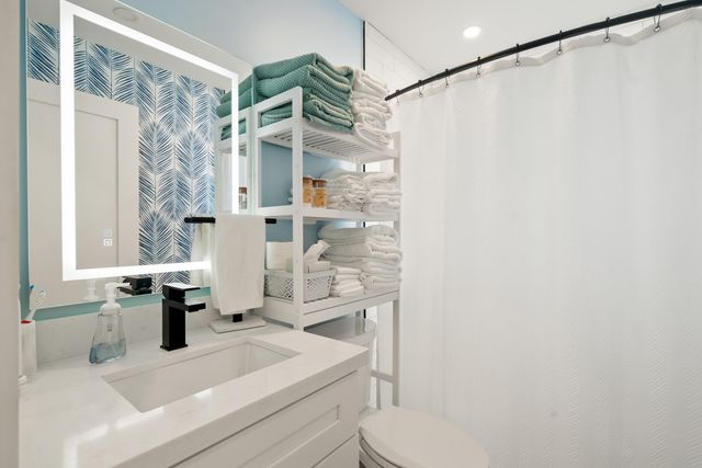 127 Seaside Avenue, Key Largo, FL 33037