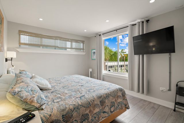 127 Seaside Avenue, Key Largo, FL 33037