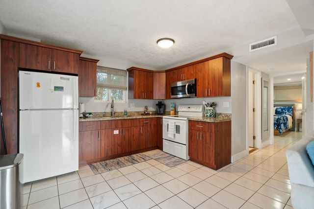 127 Seaside Avenue, Key Largo, FL 33037