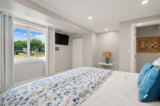 127 Seaside Avenue, Key Largo, FL 33037