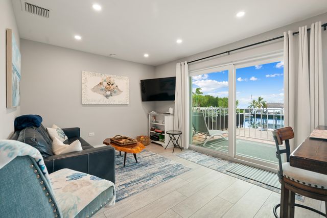 127 Seaside Avenue, Key Largo, FL 33037