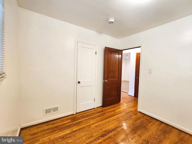 3207 BRYANT AVE, Baltimore, MD 21227