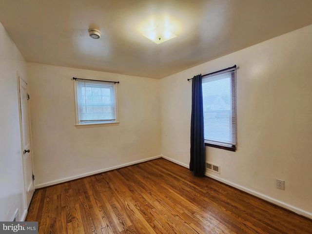 3207 BRYANT AVE, Baltimore, MD 21227